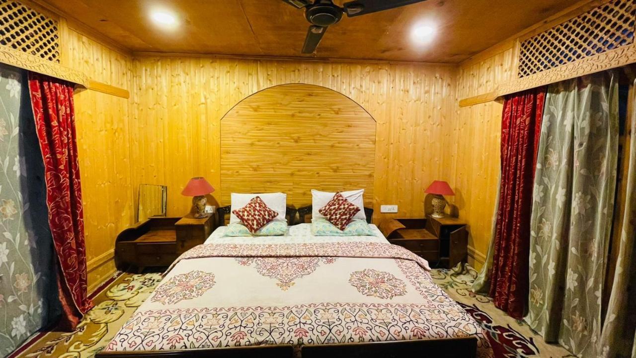 House Boat Hardy Palace Σριναγκάρ Εξωτερικό φωτογραφία