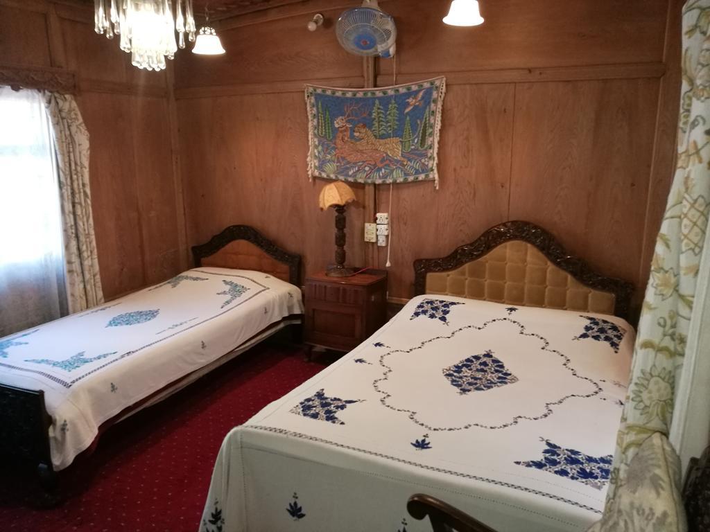 House Boat Hardy Palace Σριναγκάρ Εξωτερικό φωτογραφία