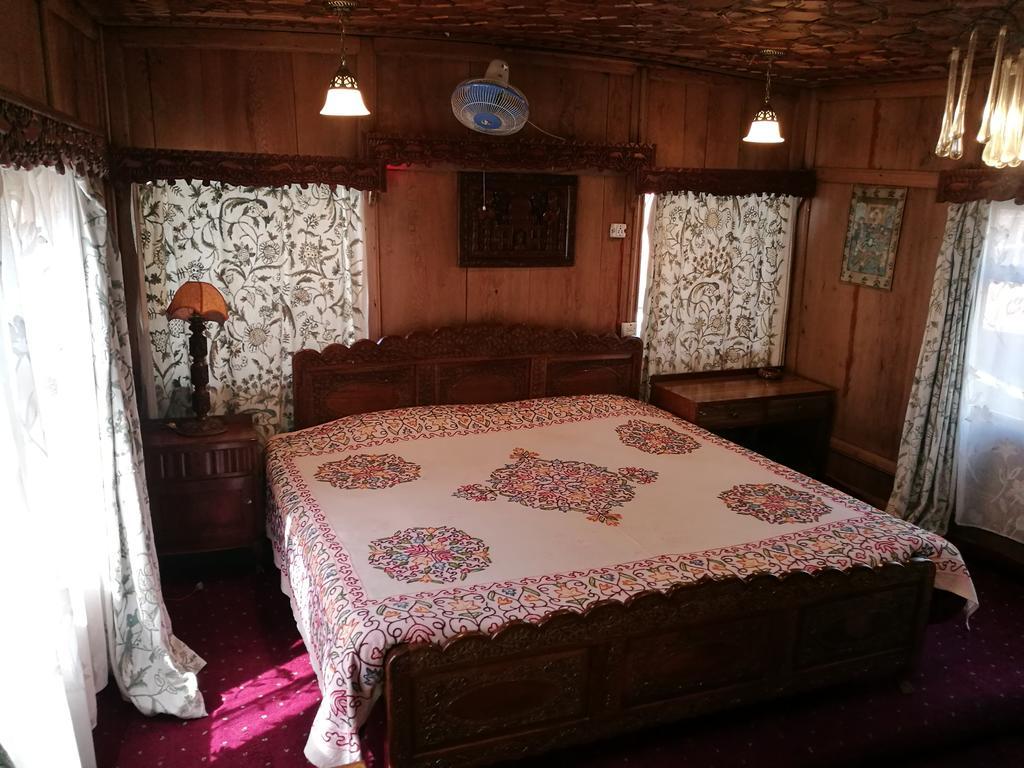 House Boat Hardy Palace Σριναγκάρ Εξωτερικό φωτογραφία