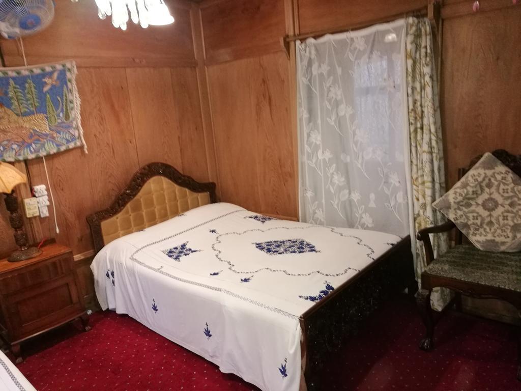 House Boat Hardy Palace Σριναγκάρ Εξωτερικό φωτογραφία