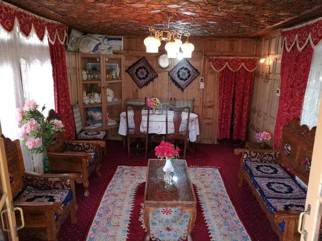 House Boat Hardy Palace Σριναγκάρ Εξωτερικό φωτογραφία
