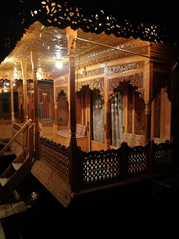 House Boat Hardy Palace Σριναγκάρ Εξωτερικό φωτογραφία