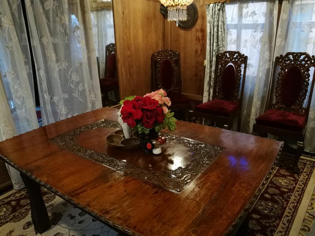 House Boat Hardy Palace Σριναγκάρ Εξωτερικό φωτογραφία