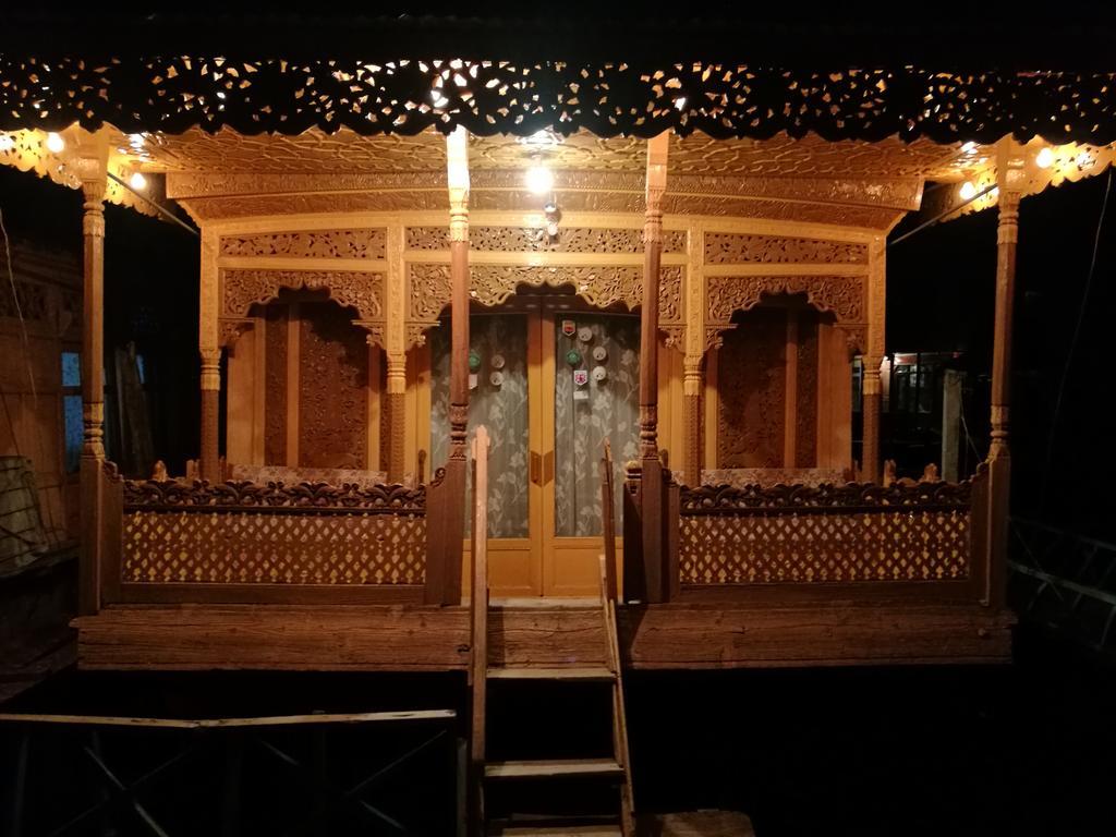 House Boat Hardy Palace Σριναγκάρ Εξωτερικό φωτογραφία