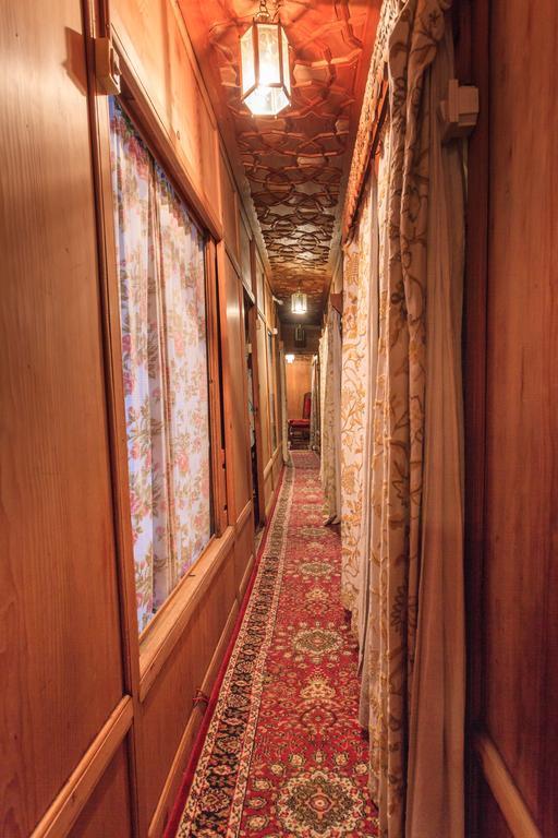 House Boat Hardy Palace Σριναγκάρ Εξωτερικό φωτογραφία